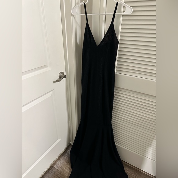 Solace London Black Gown with Lace Bodice - Picture 4 of 6